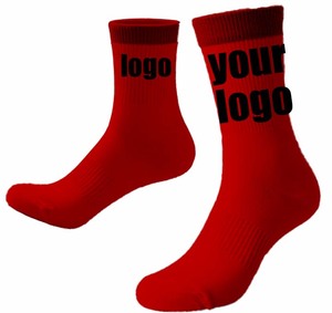 Design personalizzato all'ingrosso logo Jacquard in maglia con Logo Anti-sudore e asciugatura rapida Unisex moda Design Sport calzini rossi - Product Image 5