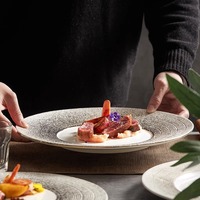 Assiette à dessert en céramique filetée, passe au micro-ondes, design rétro léger et luxueux, assiette peu profonde pour utilisation commerciale dans les restaurants