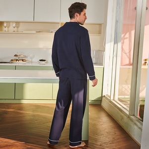 Pyjama d'hiver à manches longues Pyjama <span class=keywords><strong>de</strong></span> luxe Vêtements <span class=keywords><strong>de</strong></span> maison Vêtements <span class=keywords><strong>de</strong></span> <span class=keywords><strong>nuit</strong></span> pour hommes Ensemble pyjama solide pour hommes - Product Image 5