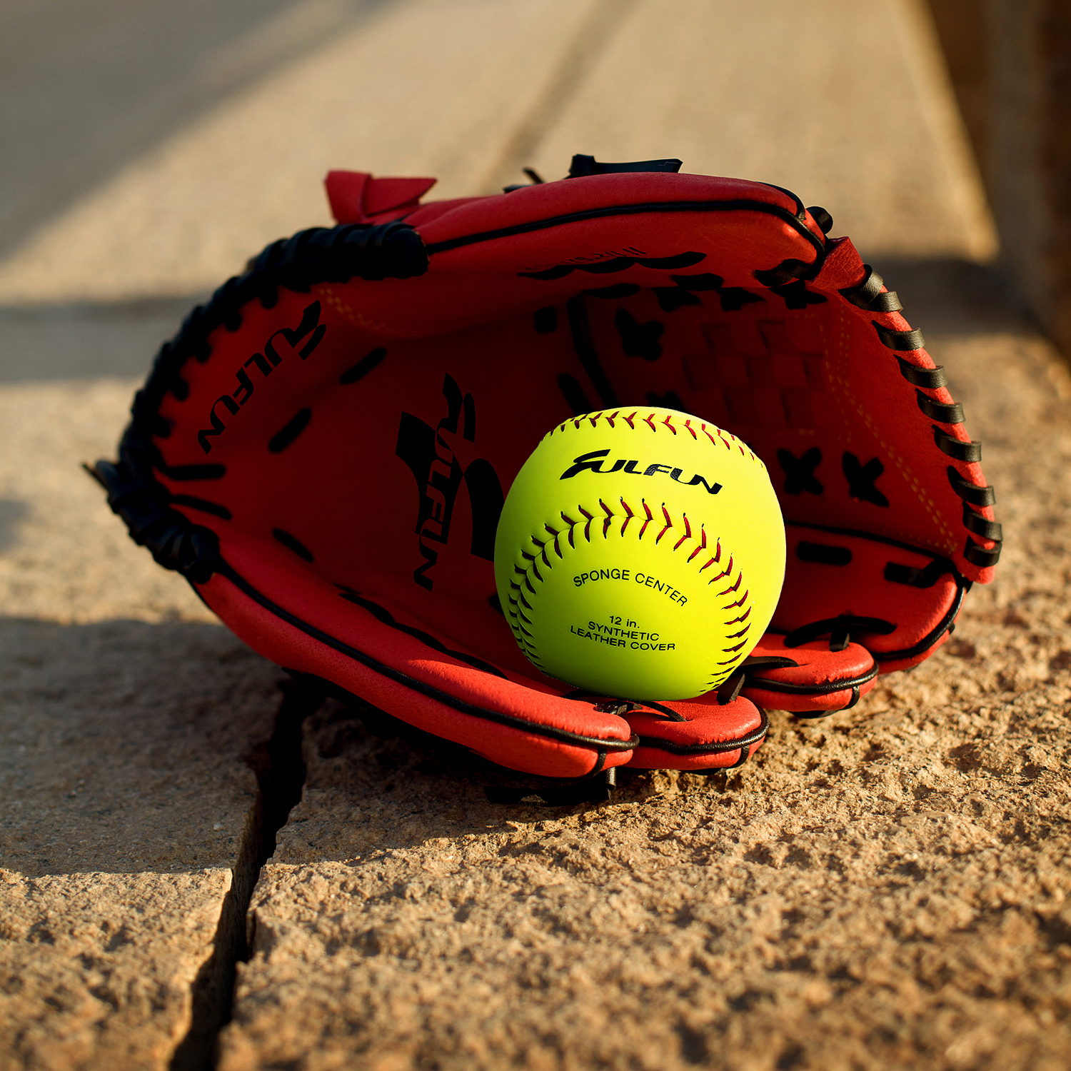 Softball мяч