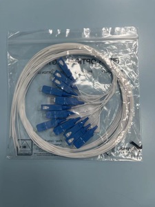 Conector SC UPC de Alto Rendimiento con Pigtail Blanco, Accesorios FTTH LSZH, Pigtail de Fibra Óptica de 12 Fibras de un Solo Núcleo - Product Image 2