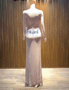 Elegante Vestido Largo de Noche con Cuello Alto y Manga Larga - Vestido de Fiesta Sofisticado Color Nude con Fruncido Lateral para Mujer - Product Image 2