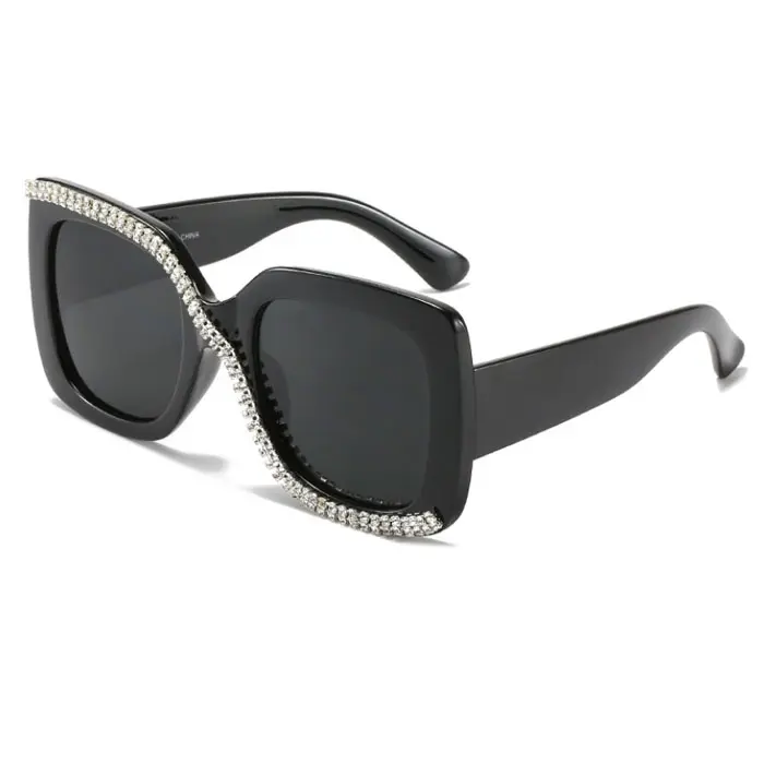 Günstige Strass-Sonnenbrille 2024 neueste Luxus-Mode modische Designer-Sonnenbrille großer Rahmen Bling-Diamant-Sonnenbrille für Damen