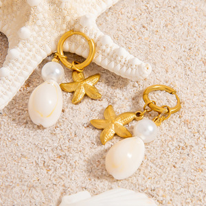Boucles d'oreilles pendantes en forme d'étoile de mer, plaquées or 18 carats, en acier inoxydable, style océan, perle et coquillage, bijoux fantaisie - Product Image 2