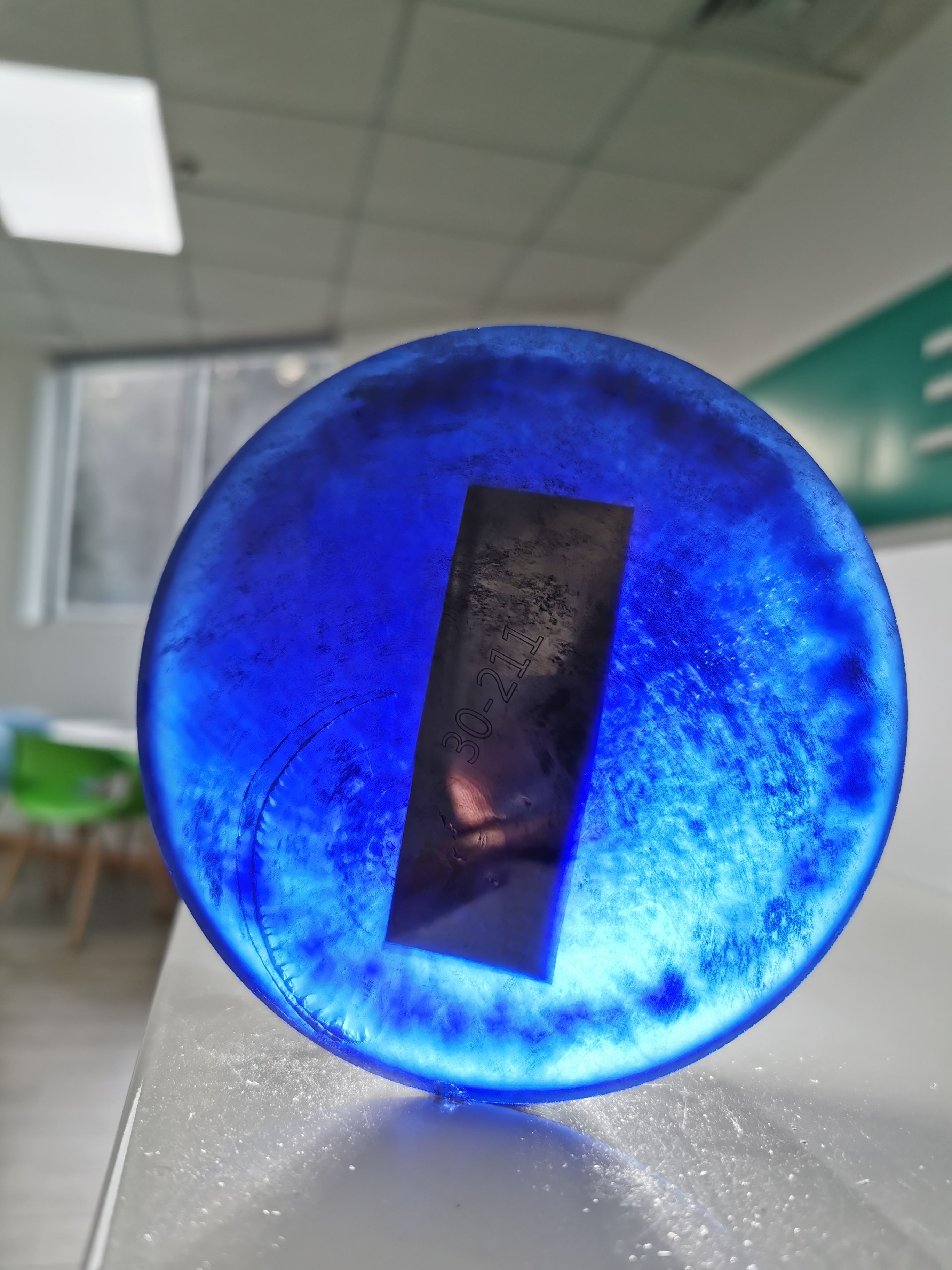 เพชรโมอิสหยาบสีน้ำเงิน