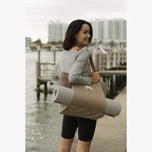 Borsa Tote in Tela Marrone per Tappetino Yoga con Tasca Porta Tappetino, Personalizzabile con Logo, per Sport e Fitness - Vendita all'Ingrosso - Product Image 6