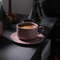 Tasse à café moderne en céramique INS jetable pour la maison, le bureau, l'hôtel et le café cadeaux simples en porcelaine PC pour les parties de thé de l'après-midi