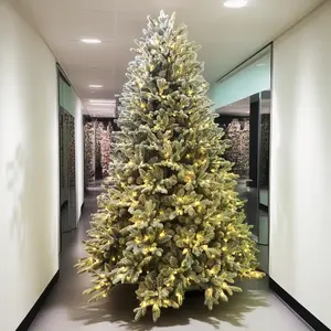 Arbre de Noël de mélange de PVC PE pré-allumé blanc floqué artificiel de 6/7 m avec la norme CE ROHS