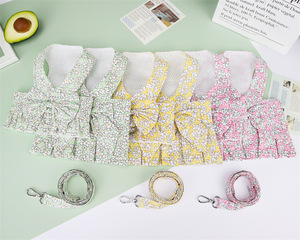 Robe pour chien Ensemble de laisse avec <span class=keywords><strong>harnais</strong></span> et nœud papillon Ensemble de laisse pour chien Ensemble de laisse avec nœud papillon Floral Princesse <span class=keywords><strong>Harnais</strong></span> pour animaux de compagnie Robe Gilet Tenues pour la marche - Product Image 4