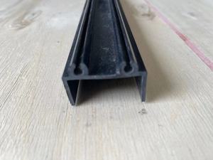 Joints inférieurs <span class=keywords><strong>de</strong></span> panneau <span class=keywords><strong>de</strong></span> <span class=keywords><strong>porte</strong></span> en PVC <span class=keywords><strong>de</strong></span> style industriel noir et blanc 40mm 50mm sectionnel <span class=keywords><strong>porte</strong></span> <span class=keywords><strong>de</strong></span> <span class=keywords><strong>garage</strong></span> haut <span class=keywords><strong>bas</strong></span> profil fenêtre accessoires - Product Image 2