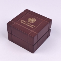 Boîte à bijoux en bois de luxe avec impression en relief et motif carré, boîte cadeau avec couvercle, pour vernissage, couleur et taille personnalisées faites à la main