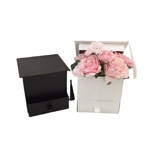 Panier de luxe en velours pour fleurs avec tiroir secret, idéal pour les cadeaux haut de gamme, vente en gros, boîte d'emballage cadeau pour toque de doctorat - Product Image 6