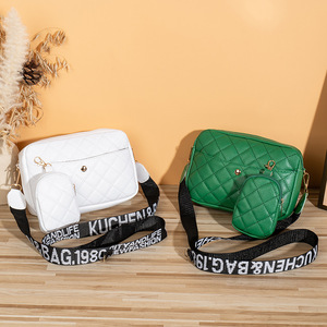 กระเป๋าสะพายปักลาย กระเป๋าผู้หญิงความจุขนาดใหญ่ ชุดสองชิ้น กระเป๋าสะพายข้าง PVC สำหรับใช้ในชีวิตประจำวัน - Product Image 3