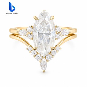 <span class=keywords><strong>Anello</strong></span> di Fidanzamento in Argento S925 <span class=keywords><strong>con</strong></span> <span class=keywords><strong>Diamante</strong></span> Moissanite Coltivato in Laboratorio <span class=keywords><strong>da</strong></span> <span class=keywords><strong>1</strong></span> <span class=keywords><strong>Carato</strong></span>, Forma a Cuscino, Placcato Oro, Regalo per Festa di Fidanzamento - Product Image 2