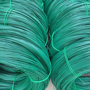 Fio Plano Galvanizado a Quente com Revestimento de PVC de Alta Qualidade, Cores Personalizadas, 2.0/3.0mm, 50kgs/rolo, para Dobragem e Corte de Telas de Cercas - Product Image 5