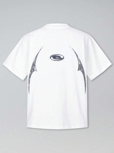 Camiseta blanca con gráfico estético vintage y distintivo retro, unisex, personalizable. F10 - Product Image 2