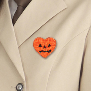 Broche Nuevo Minimalista con Corazón Plateado, Joyería Vintage de Lujo Ligero para Niños, Compra al por Mayor, Joyería Deportiva para Mujer - Product Image 3