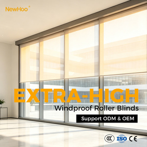 Persianas enrollables motorizadas Newhoo Factory Brand extra anchas para exteriores, resistentes al viento, con cremallera, impermeables, con protección UV y bloqueo solar para patio. - Product Image 1