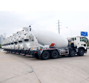 Camion malaxeur à béton Sinotruk HOWO 6*4 d'occasion, 10/12/20 m³, autochargeur, diesel, 10 roues, camion pompe à ciment - Product Image 2