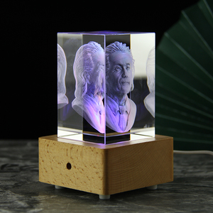 Nouvel arrivage K9 Crystal <span class=keywords><strong>Cube</strong></span> Sublimation White Crystal <span class=keywords><strong>Photo</strong></span> Gravé Personne Célèbre <span class=keywords><strong>3D</strong></span> Block Personnalisé - Product Image 4