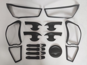 Accesorios para Coche al Mejor <span class=keywords><strong>Precio</strong></span>, Kit de Carrocería Completo en ABS Negro con Embellecedor Antipolvo para Toyota Raize - Product Image 3