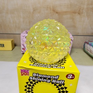 Nuevo 2026 Bola de Maltosa Brillante con Diseño de Diamante, Juguete Antiestrés Musical y Adorable para Apretar, de Rebote Lento para Liberar Emociones - Product Image 3
