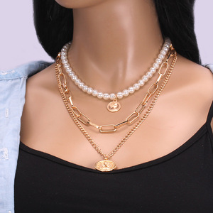 Collier de perles superposées doré avec relief portrait, chaîne multi-couches, bijou de mode pour pull, colliers pour femmes - Product Image 1