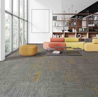 Dalles de moquette modulaires amovibles en PVC pour sols de réunion, antistatiques et ignifuges, écologiques, design carré fin pour usage domestique et commercial