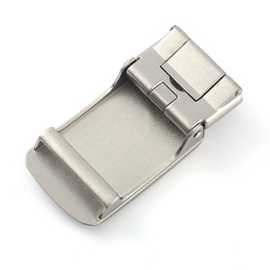 Ceinture en métal pour femme, fabriquée par le fabricant, avec boucle à design ajouré, lettres, sangles rondes et logo personnalisé. - Product Image 3