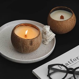 Bougie écologique 100% naturelle parfumée à la cire de soja dans des coupelles de noix de coco, petite bougie en coquille de noix de coco parfumée - Product Image 5