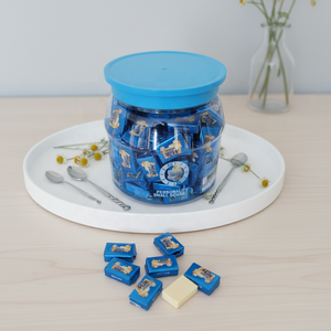 Proveedor de Caramelos Cúbicos Multicolores Premium, Caramelos Duros Comprimidos con Sabor a Frutas y Yogur en Forma de Gota, Dulces en 12 Botellas - Product Image 5