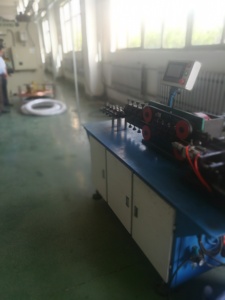 Máquina de Perforación y Fresado PLC, Máquina Enderezadora de Tubos Metálicos, Máquina de Corte por Chorro de Aire, Dos Unidades, Certificación ISO, Huixinda - Product Image 3