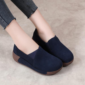 Zapatos de Mujer Colección Otoño 2025 Estilo Coreano Zapatillas Deportivas de Mujer Nuevas de Cuero con Suela Gruesa Casuales - Product Image 3