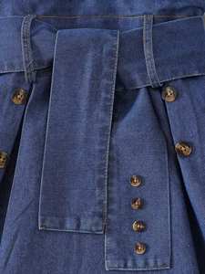 Vestido de Niña de Diseño Nuevo para el Verano 2025, Informal, a la Moda, Hasta la Rodilla, Color Sólido, con Parches de Mezclilla - Product Image 5