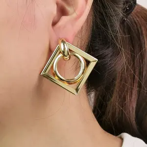 Best Selling Personality Big Hoop Geometric Figure Metal Earring for Women Elegant Chunky Earring Pendientes para mujeres