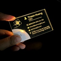 Cartes de visite lumineuses LED transparentes personnalisées avec logo et nom de marque en acrylique pour invitation et publicité