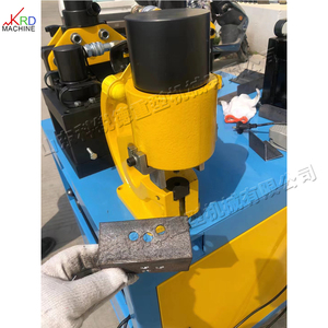 Macchina per il taglio di <span class=keywords><strong>Busbar</strong></span> tre in uno macchina per il taglio di piegatura/punzonatura/taglio di sbarre - Product Image 3