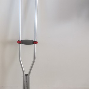 Béquilles sous-aisselles Jiang Hao en alliage d'aluminium 925 – Aide à la marche médicale et soutien à la mobilité - Product Image 1