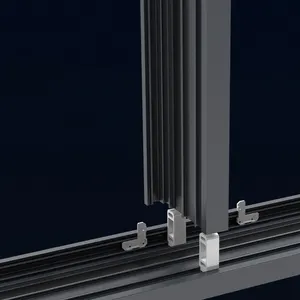 보안성이 높은 자물쇠와 충격방지 유리가 장착된 알루미늄 여닫이 창으로 홈 보안 강화