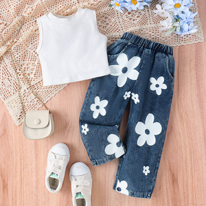 Conjunto de Ropa Infantil de 2 Piezas, Top Corto de Algodón sin Mangas con Estampado Animal y Pantalones Vaqueros, Estilo Casual de Verano para Niñas, Nuevo y Moderno - Product Image 3