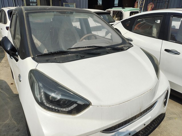 High Quality 4 Wheel Electric Car Q1 Perfect for Short Trips  Mini New Energy Vehicle Hot-Selling