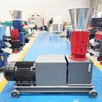 Machine de fabrication d'aliments pour animaux à rouleaux pour la production d'aliments pour poulets dans les fermes et les petits ateliers