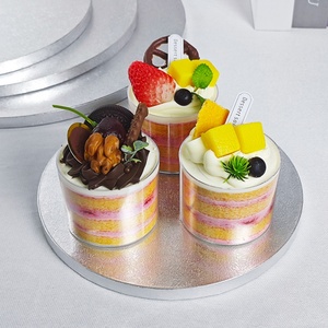 Plateau à gâteau carré en carton ondulé SunShine 12 mm doré et argenté, 12 pouces, 10 pouces, 8 pouces - Product Image 6