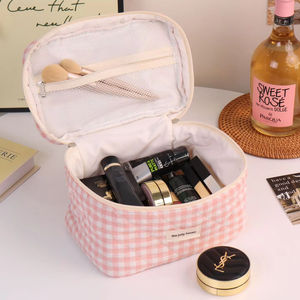 Bolsa de maquillaje a cuadros bonita al por mayor, neceser de diseñador a la moda de gran capacidad, neceser para almacenamiento de cosméticos con logotipo personalizado - Product Image 4