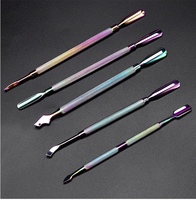 Outil indispensable pour salon de beauté en acier inoxydable à double embout pour le soin des ongles, coupe-cuticules et nettoyeur de poussière