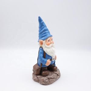 カスタムロゴ形状サイズ卸売かわいい立っている樹脂青いバックパッカーgnomesフィギュア像ベースホームガーデン装飾用 - Product Image 2