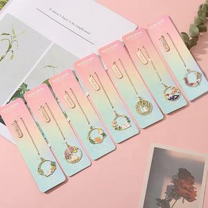 ที่คั่นหนังสือโลหะแบบกลวงสไตล์จีน ดีไซน์สร้างสรรค์ น่ารักสดใส คลิปหนีบหน้ากระดาษ เครื่องเขียน จี้ห้อย ที่คั่นหนังสือสำหรับแจก - Product Image 3