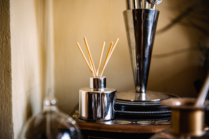 Bottiglia per Diffusore Personalizzata da 50 <span class=keywords><strong>ml</strong></span>, Bottiglia in Vetro Colorato Elettroplaccato per Diffusori di Aromaterapia da <span class=keywords><strong>100</strong></span> <span class=keywords><strong>ml</strong></span> - Product Image 2