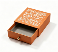 Boîte cadeau à bijoux à tiroir gaufré floral, boîte coulissante avec bouton doré et doublure en velours pour emballage de broches, bagues et boucles d'oreilles