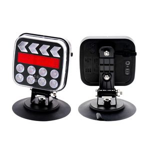 Kit de feux arrière LED sans fil pour <span class=keywords><strong>remorque</strong></span>, lampe portable rechargeable avec base magnétique, clignotant dynamique, feux stop et de recul - Product Image 4